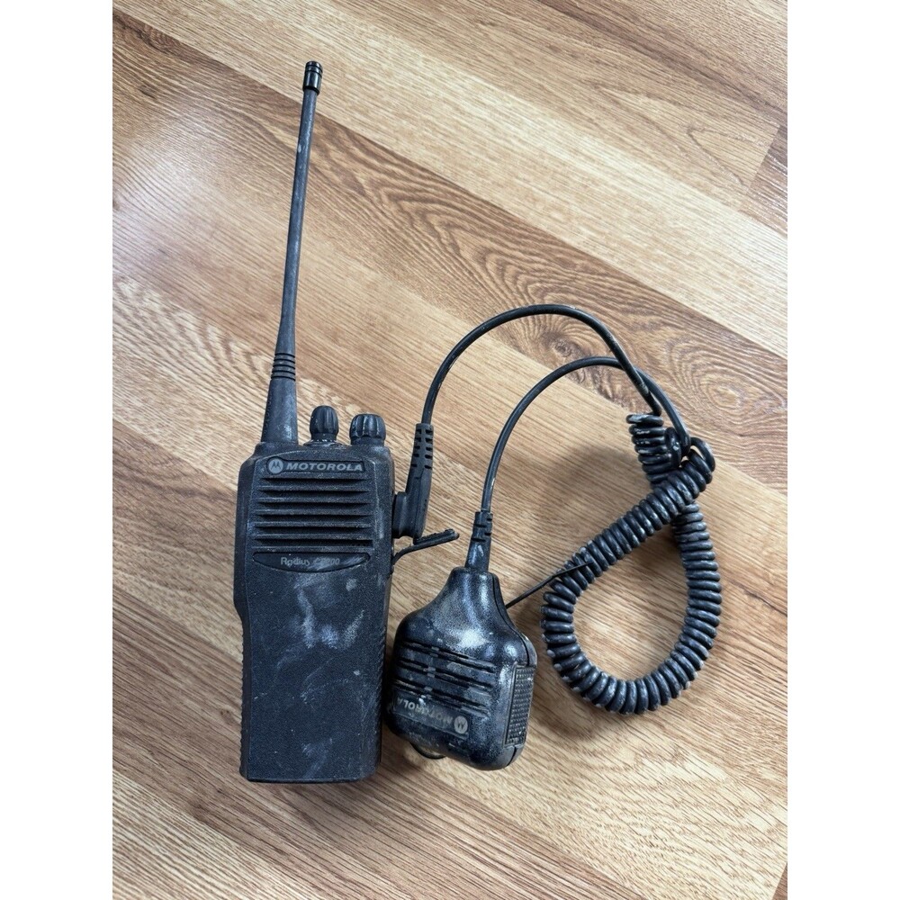 Motorola Radius CP200 Two Way Radio AAH50RDC9AA2AN w/ Speaker Mic Untested AS-IS